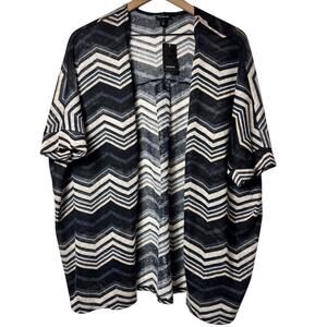 TORRID WOMEN'S STRIPED SHORT SLEEVE BLACK KIMONO SIZE 1 OR 1X BRAND NEW